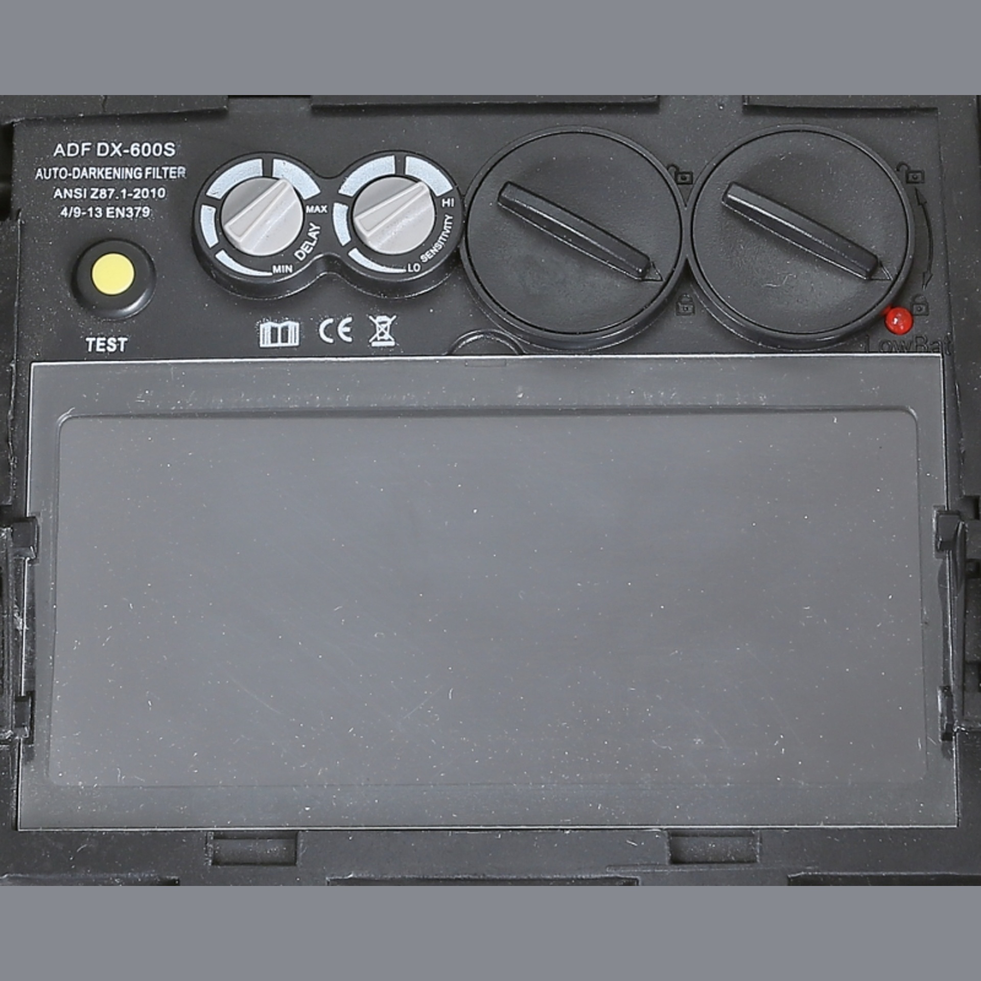 BETA Máscara com LCD de escurecimento automático, para soldadura por eléctrodo; MIG/MAG; TIG e plasm BETA Máscara com LCD de escurecimento automático, para soldadura por eléctrodo; MIG/MAG; TIG e plasm