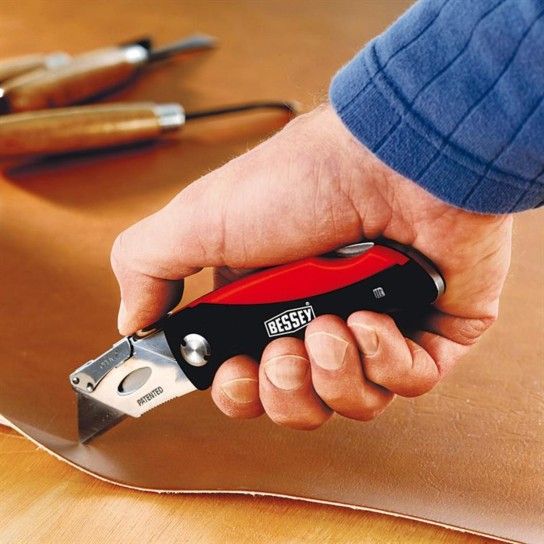 BESSEY DBKPH-TL - Pack Canivete e Lanterna