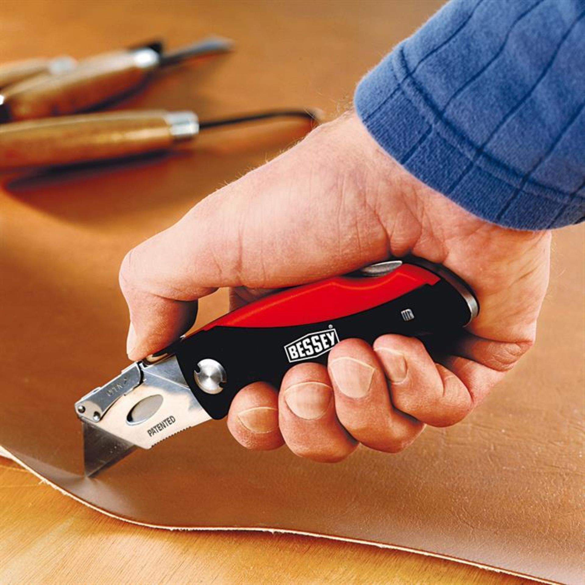 BESSEY DBKPH-TL - Pack Canivete e Lanterna