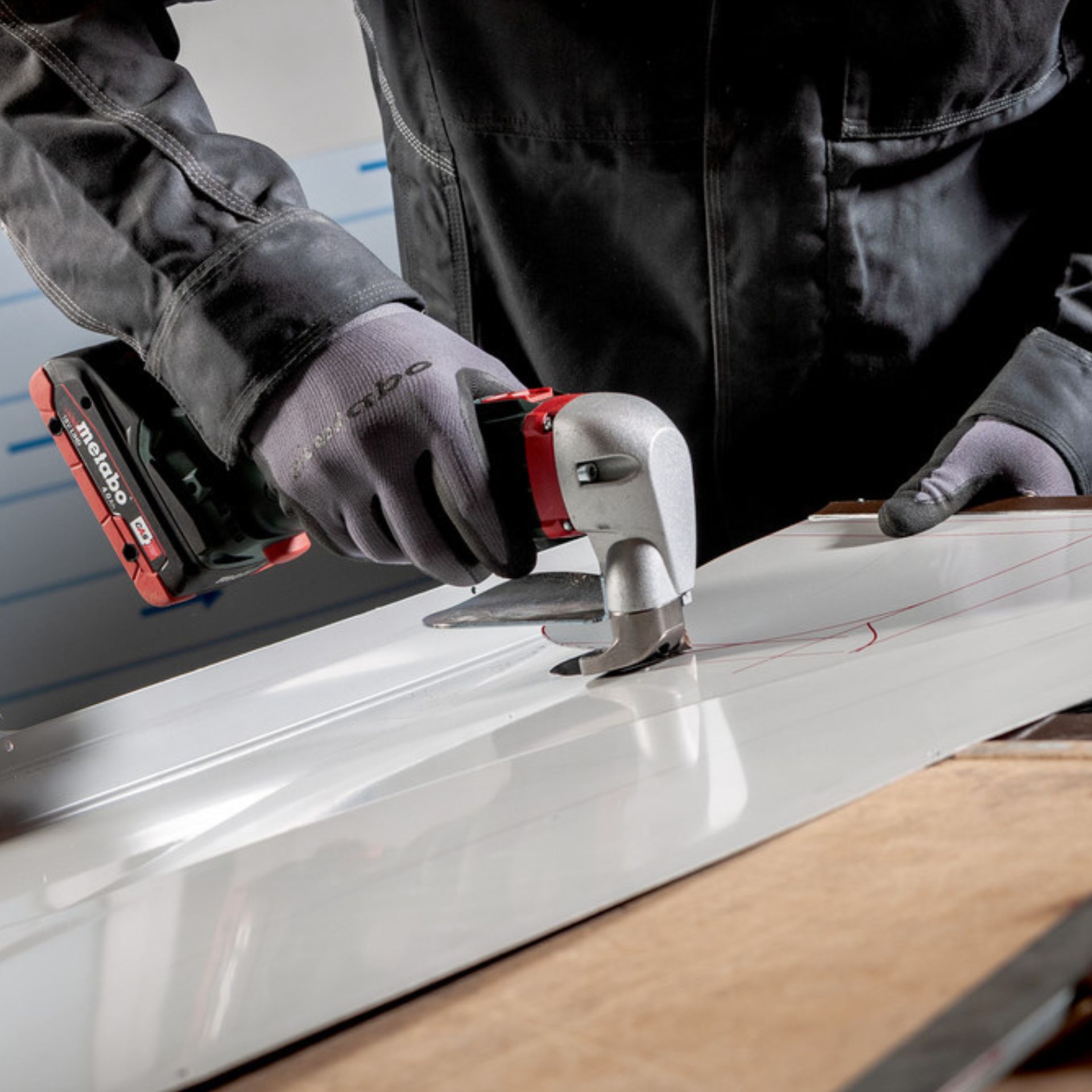 METABO SCV 18 LTX BL 1.6 Tesoura de chapa sem fio