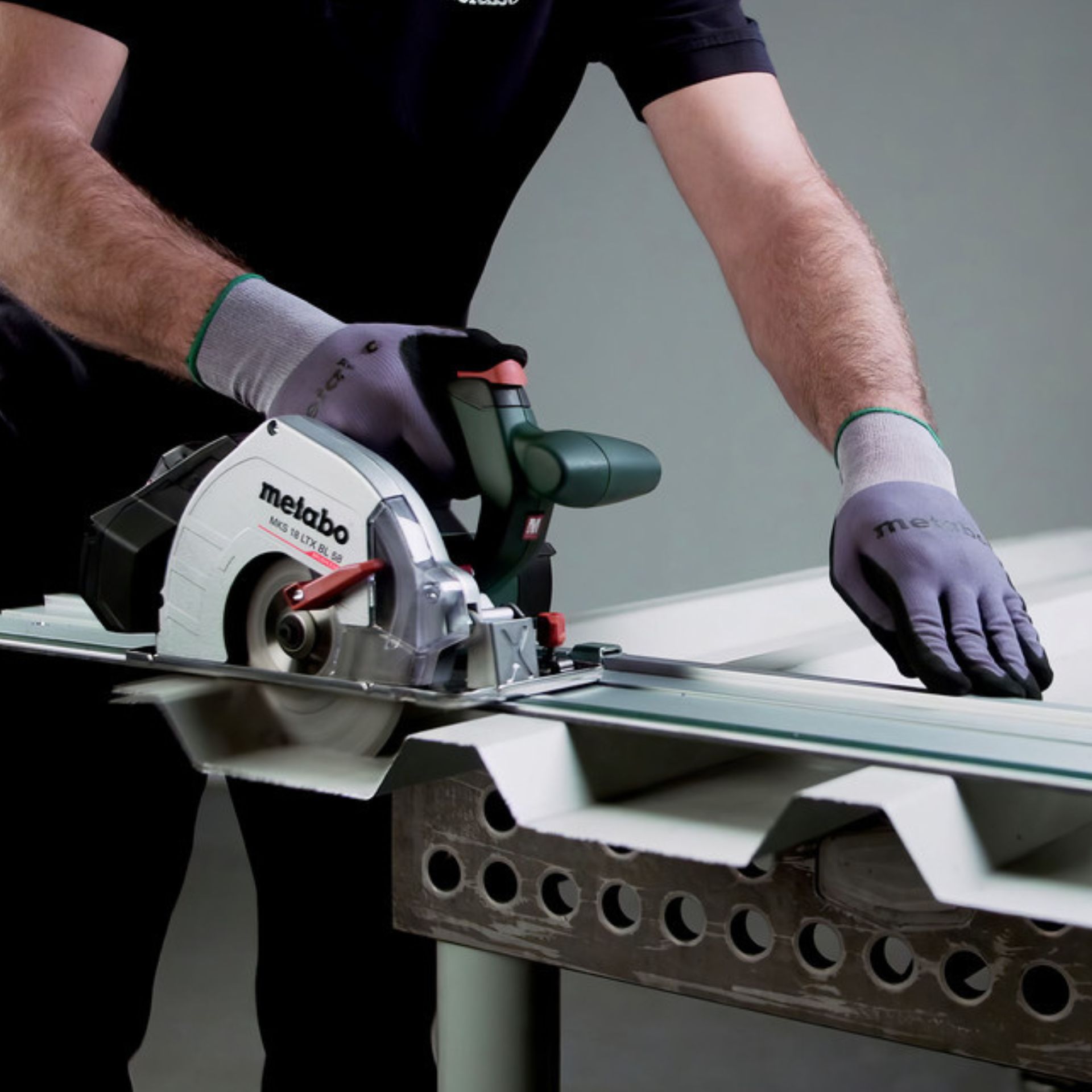 METABO MKS 18 LTX BL 58 Serra Circular S/ Fio METABO MKS 18 LTX BL 58 Serra Circular S/ Fio