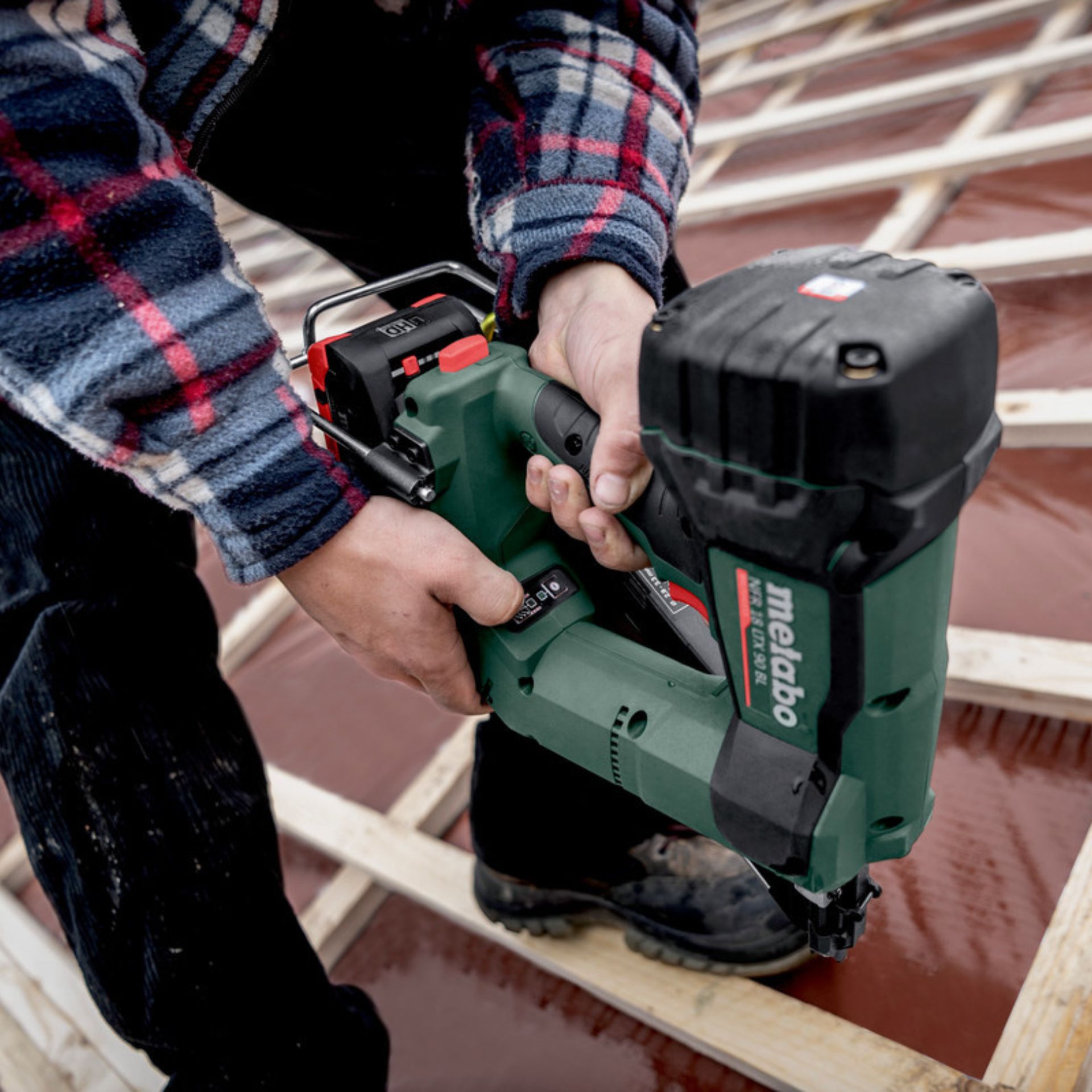 METABO NFR 18 LTX 90 BL Pistola de pregos sem fio METABO NFR 18 LTX 90 BL Pistola de pregos sem fio