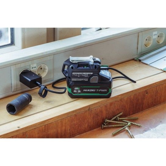 HIKOKI Power Charger UC18DAW4Z