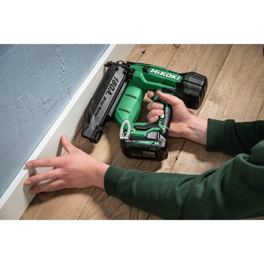HIKOKI Pregadora de acabamento sem fio NT1850DAW6Z HIKOKI Pregadora de acabamento sem fio NT1850DAW6Z
